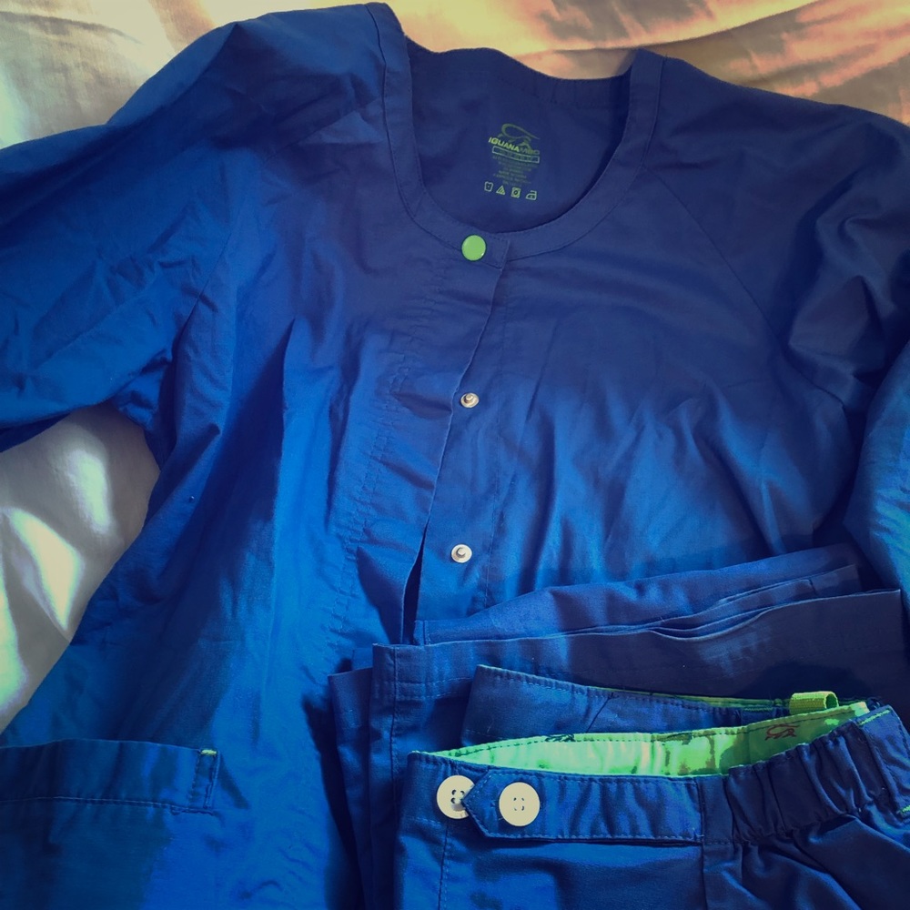 IguanaMed Scrubs